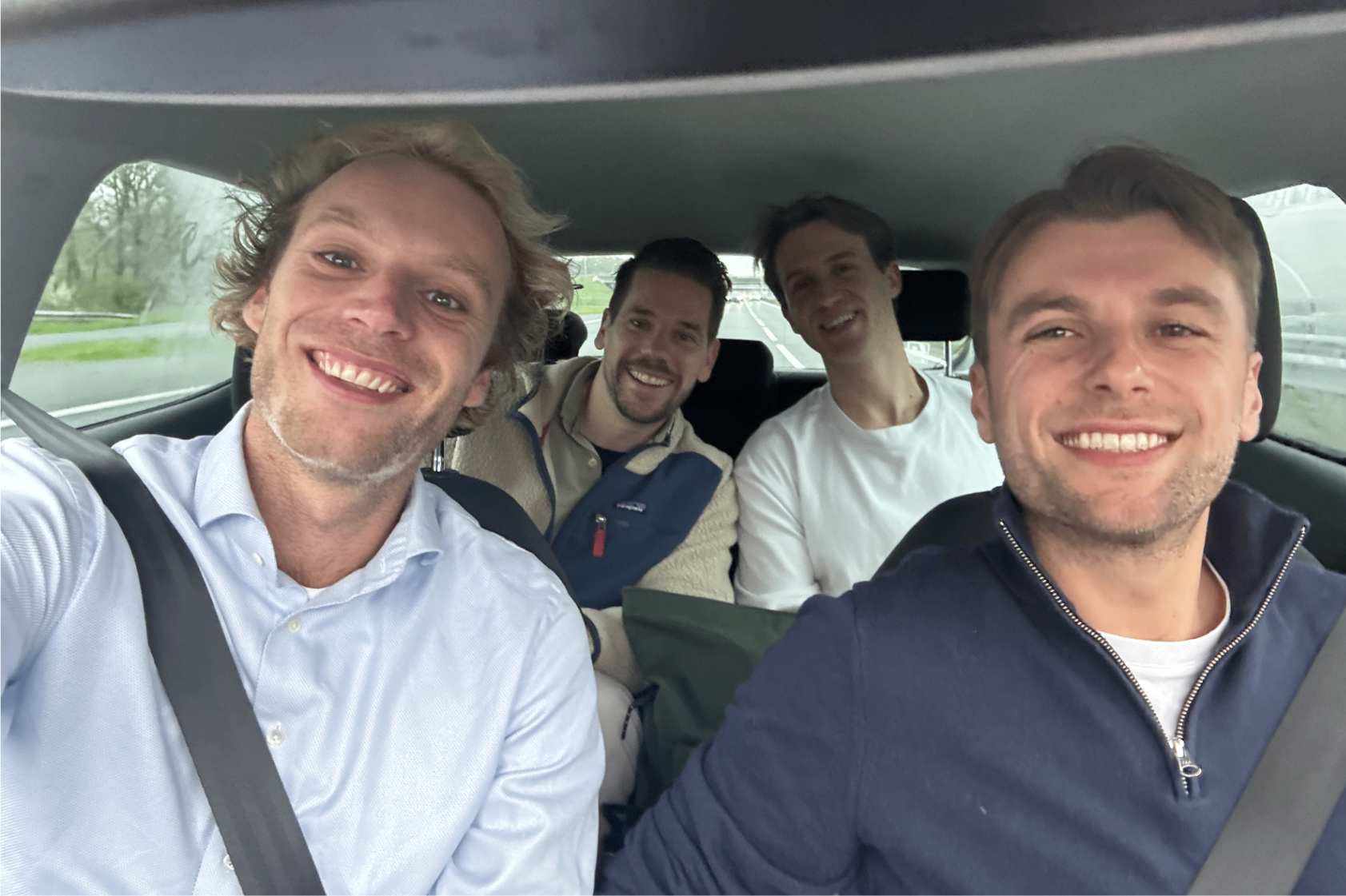 ENTR team onderweg samen in de auto